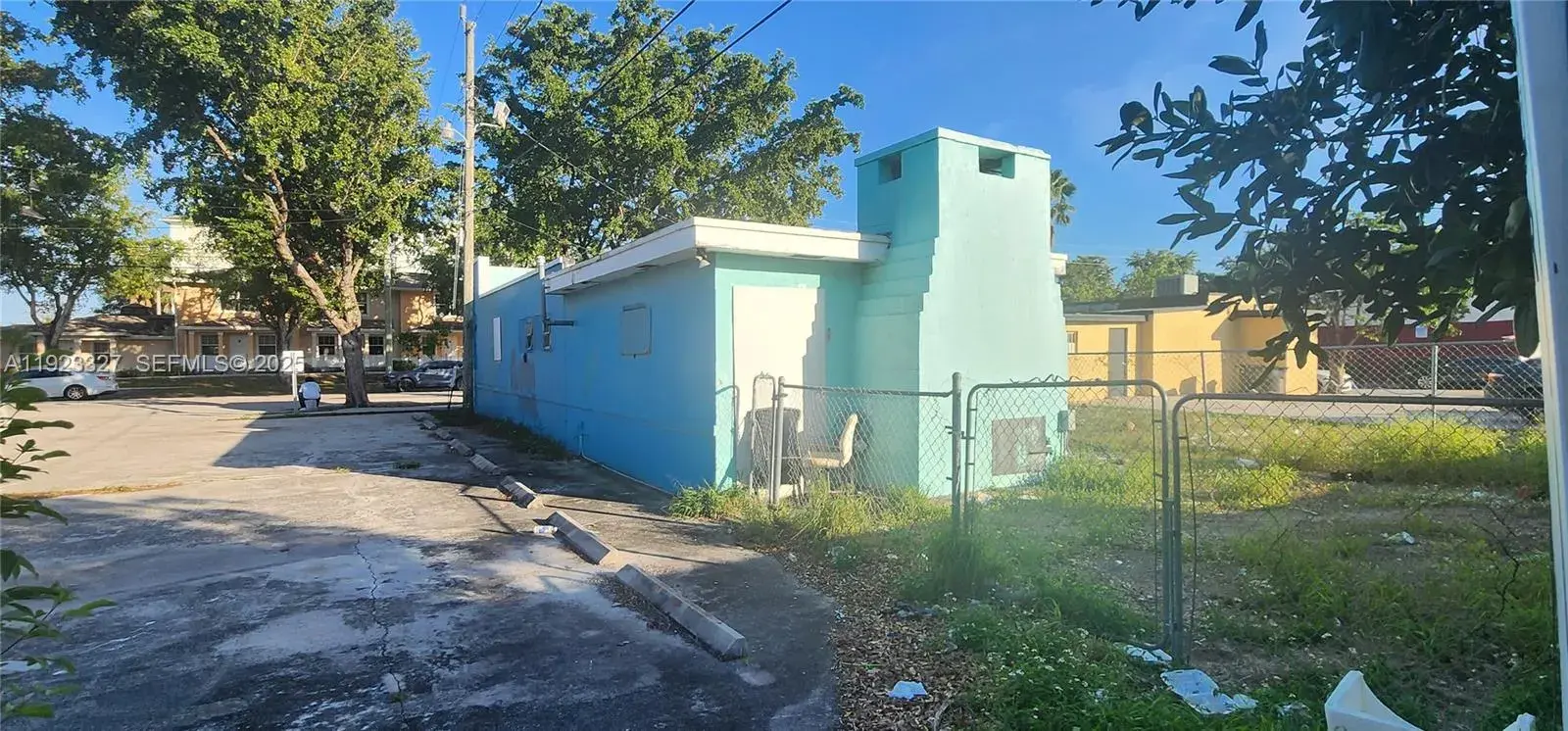 1865 N Tamarind Ave, West Palm Beach FL 33407