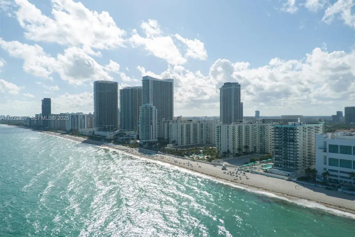 3725 S Ocean Dr, Hollywood FL 33019