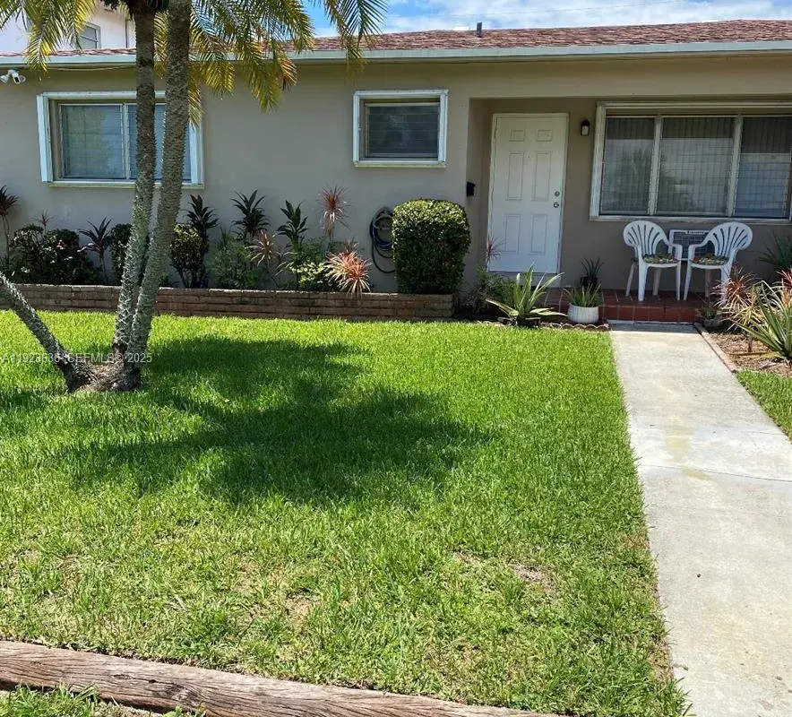 1620 Liberty St, Hollywood FL 33020