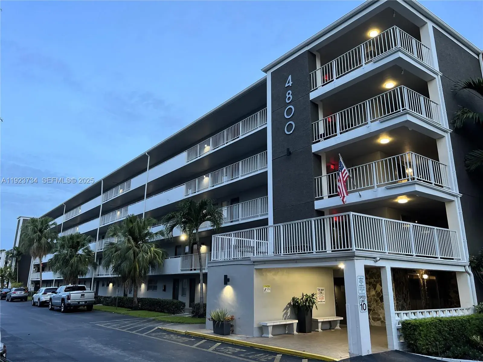 2 bedroom 2 bath Residential for sale at 4800 Hillcrest Ln # 408, Hollywood FL 33021