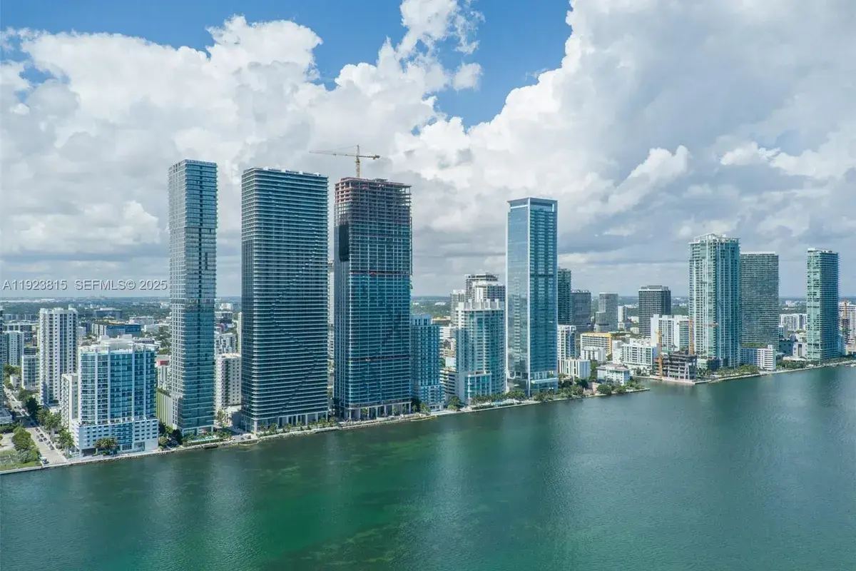 700 NE 24th St # 903, Miami FL 33137