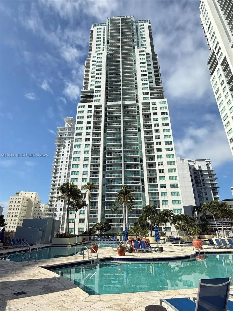 2 bedroom 2 bath Residential for sale at 253 NE 2ND ST # 908, Miami FL 33132