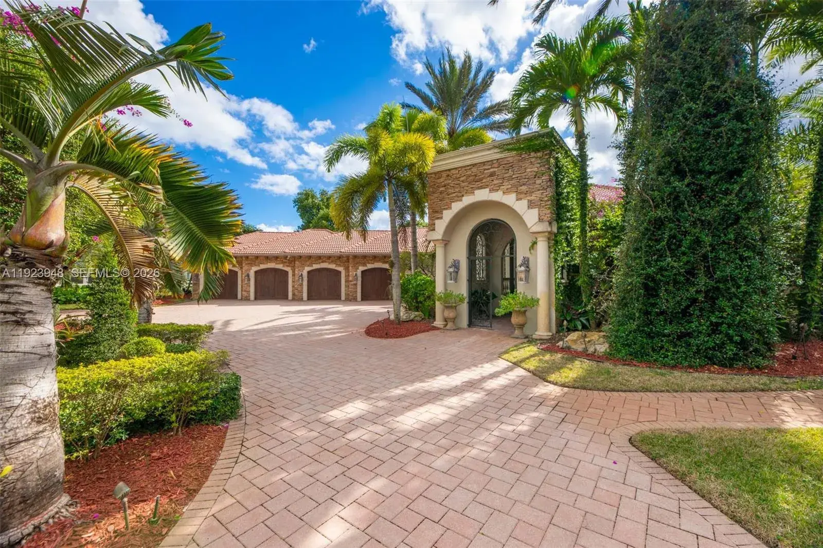 16740 Berkshire Ct, Southwest Ranches FL 33331