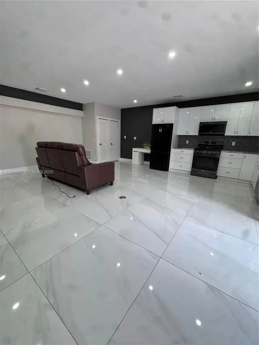 755 N Crescent Dr # B, Hollywood FL 33021