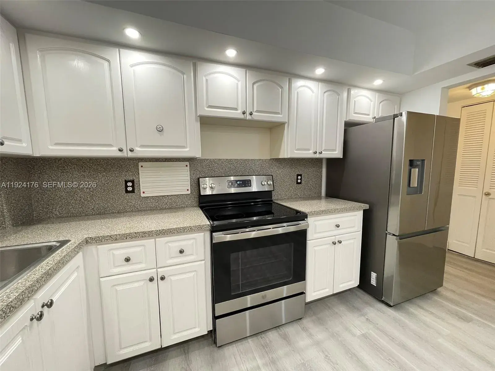 2 bedroom 2 bath Residential Lease for rent at 3800 N Hills Dr # 308, Hollywood FL 33021