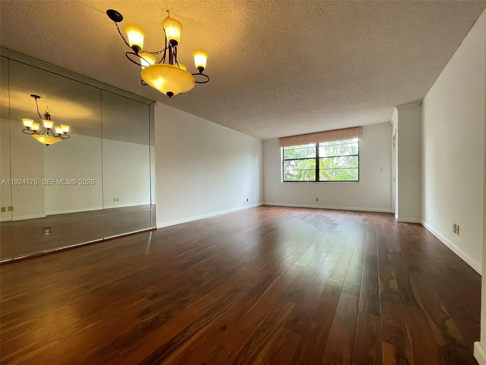 3800 N Hills Dr # 308, Hollywood FL 33021