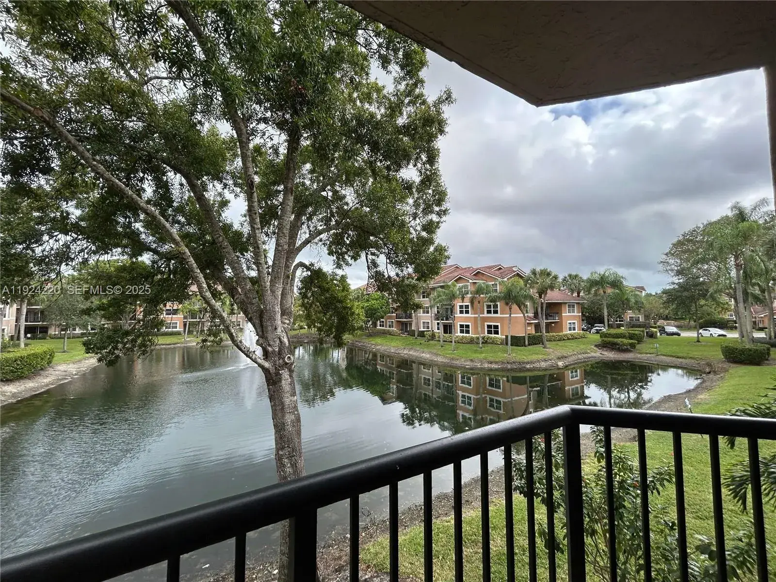 8977 Wiles Rd # 208, Coral Springs FL 33067
