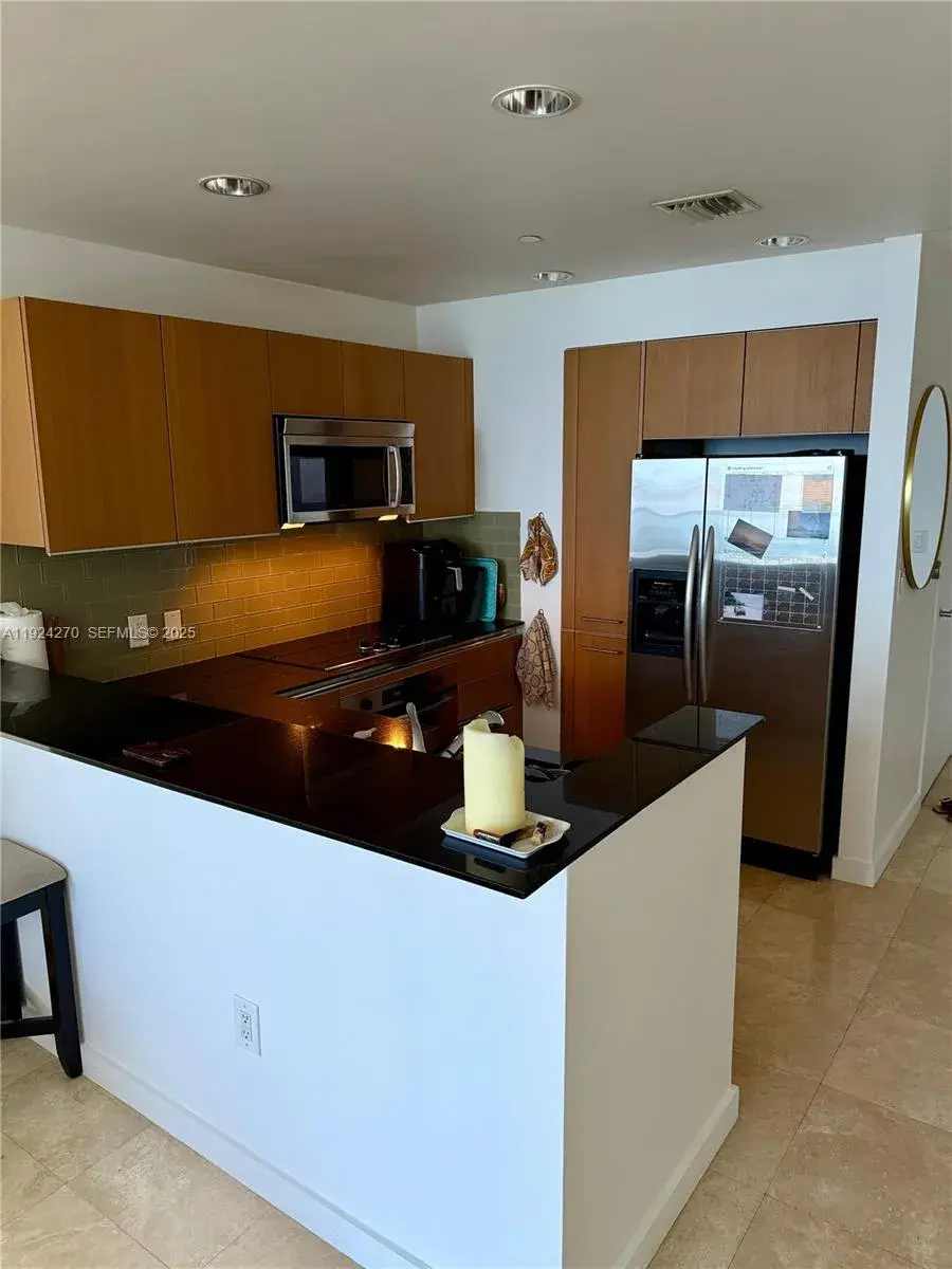 1060 Brickell Ave # 2707, Miami FL 33131