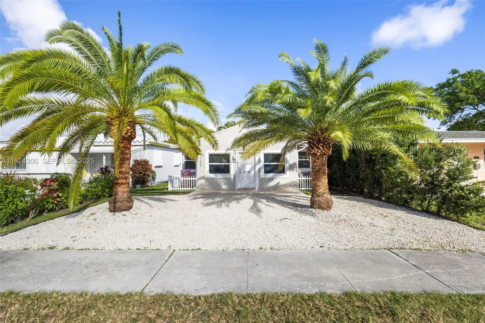 1627 Moffett St, Hollywood FL 33020
