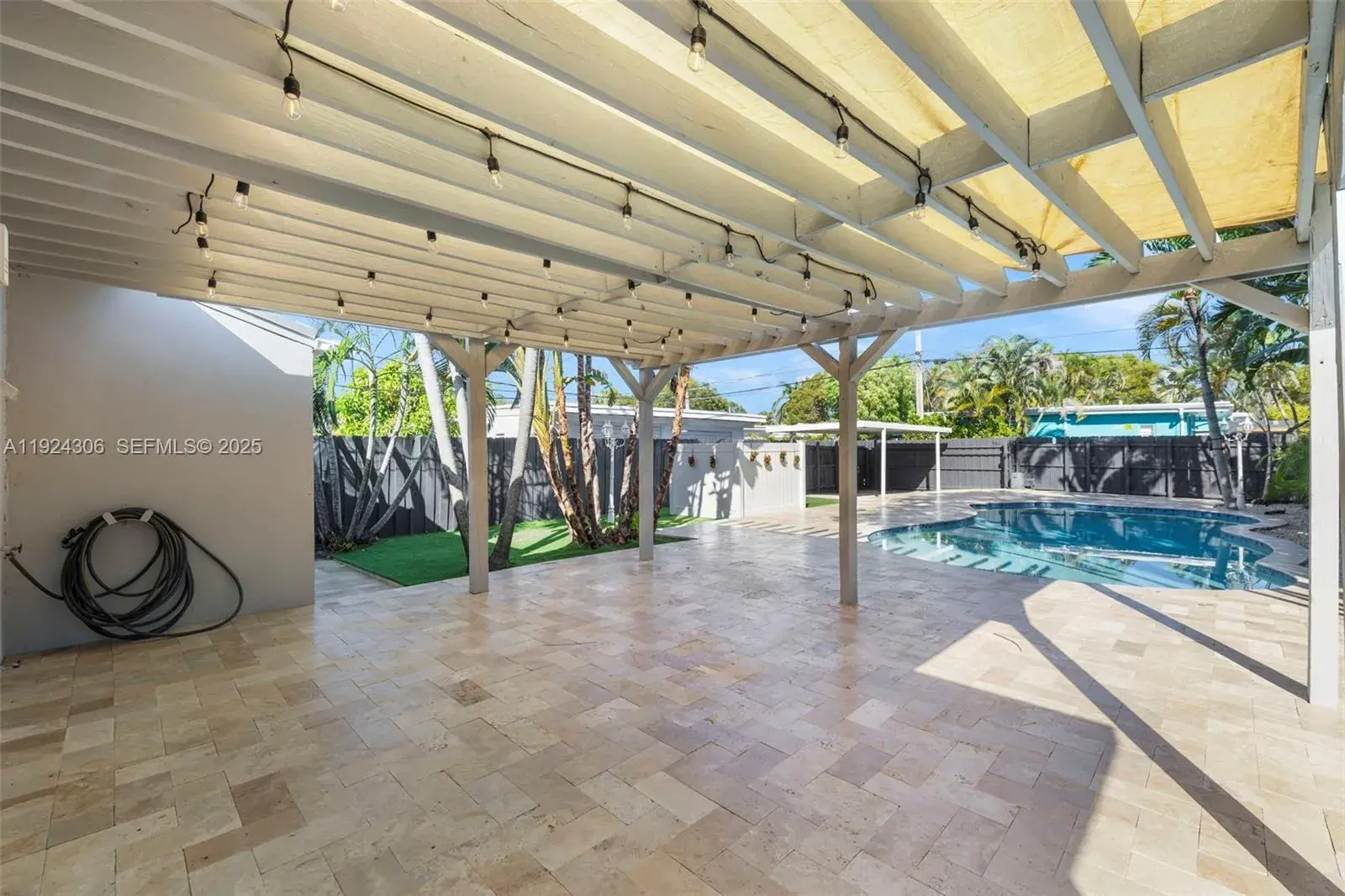 1627 Moffett St, Hollywood FL 33020