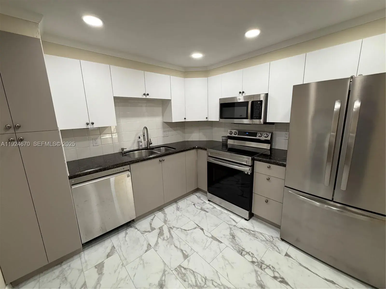 1950 S Ocean Dr # 20E, Hallandale Beach FL 33009