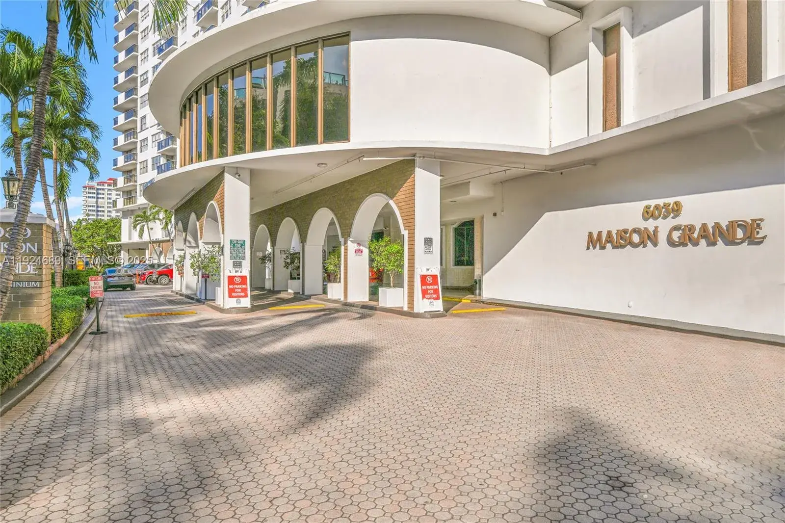 2 bedroom 2 bath Residential for sale at 6039 Collins Ave # 621, Miami Beach FL 33140