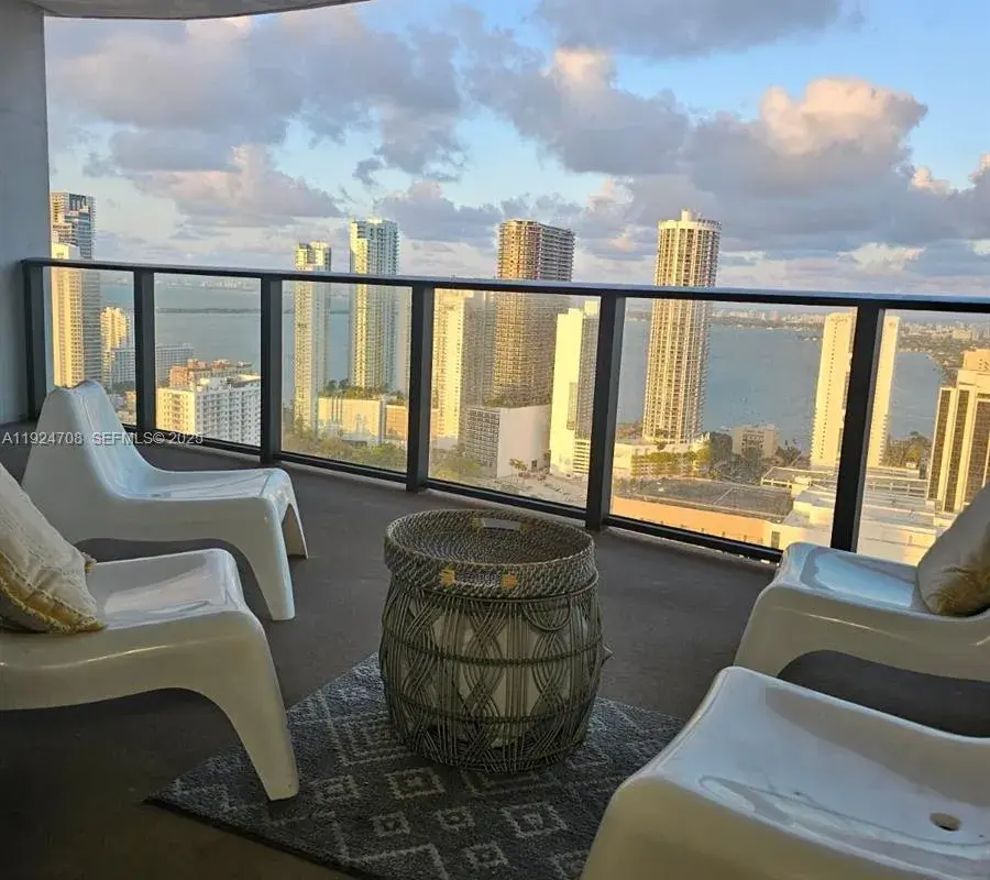 1600 NE 1st Ave # 3701, Miami FL 33132