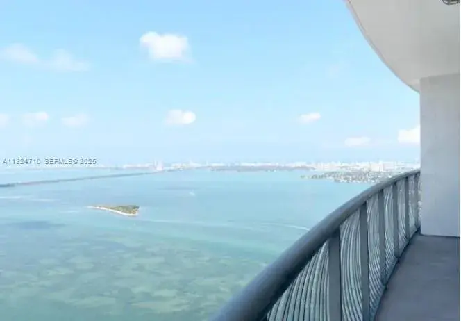1 bedroom 1 bath Residential for sale at 1750 N Bayshore Dr # 5105, Miami FL 33132