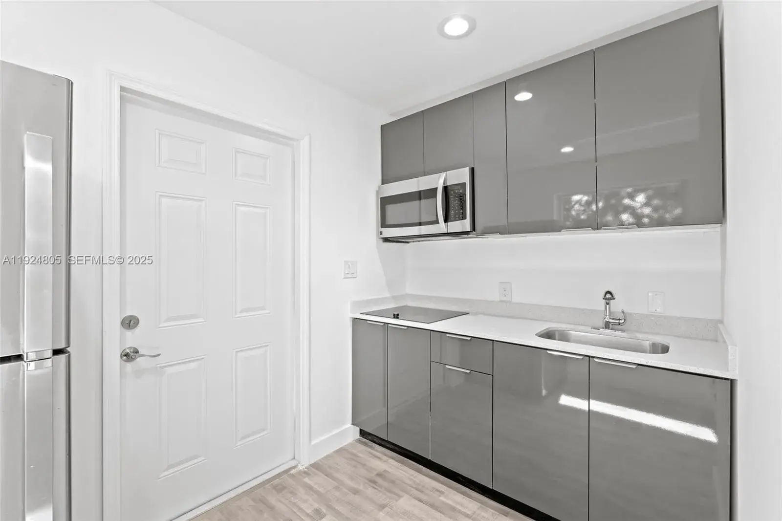 1 bedroom 1 bath Residential Lease for rent at 2847 Polk St # 3, Hollywood FL 33020