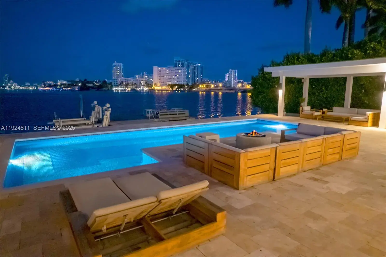 327 E Rivo Alto Dr, Miami Beach FL 33139