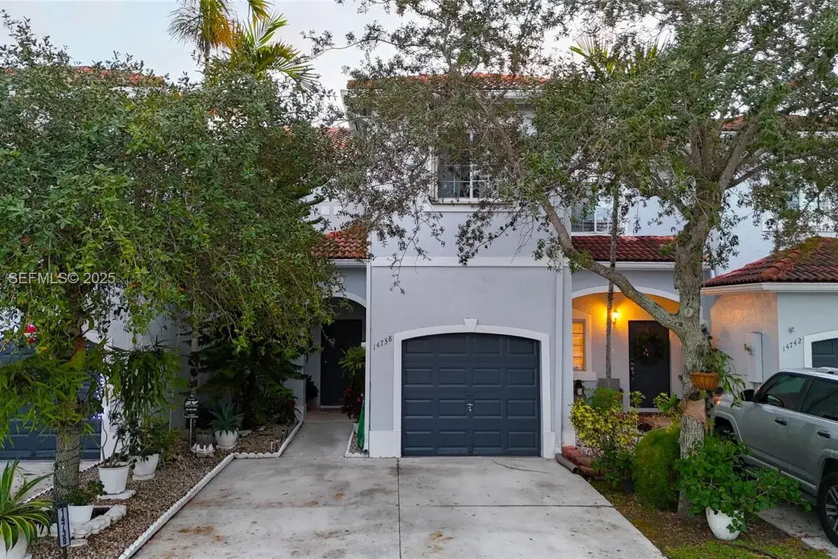 14738 SW 9th Ln, Miami FL 33194