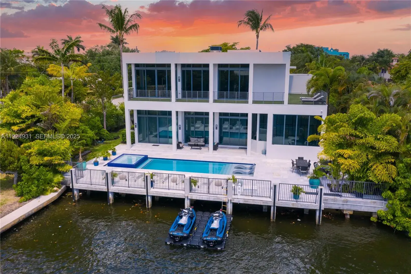 6 bedroom 5 bath for rent at 2700 NE 18th St, Fort Lauderdale FL 33305