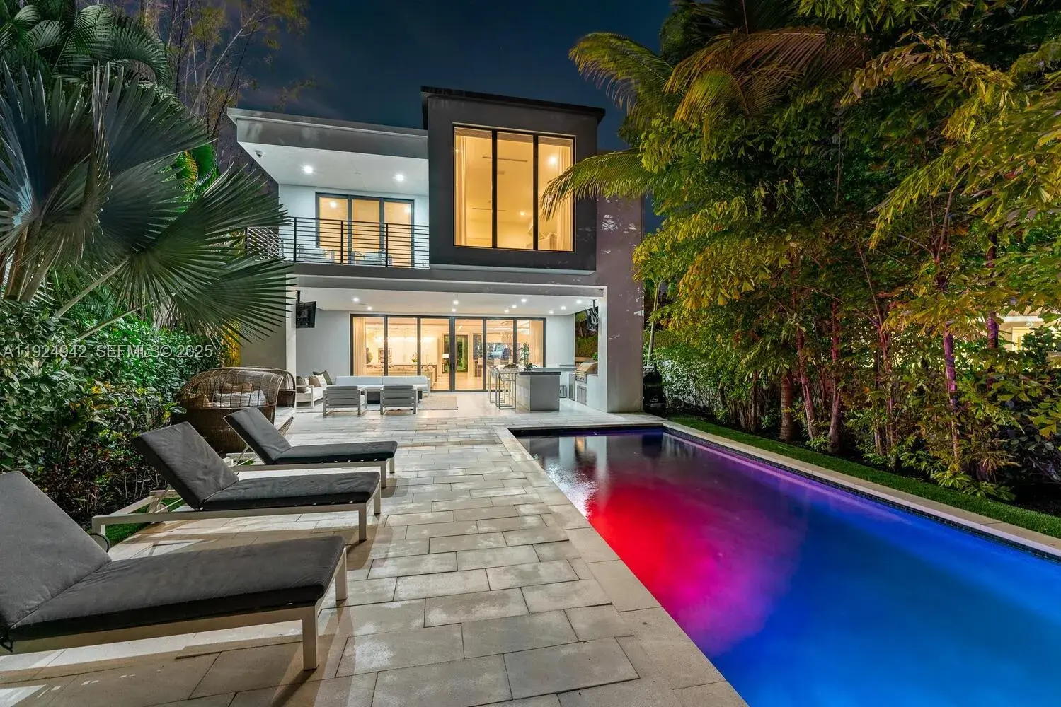 5 bedroom 5 bath Residential for sale at 310 SE 11th Ave, Fort Lauderdale FL 33301