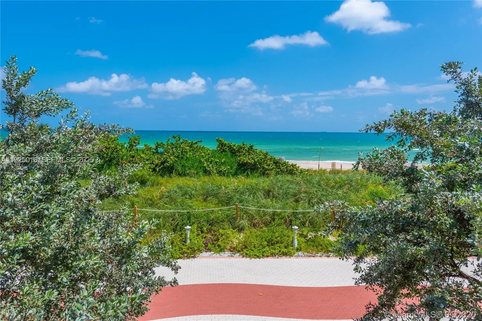 2 bedroom 2 bath Residential for sale at 5555 Collins Ave # 7T, Miami Beach FL 33140