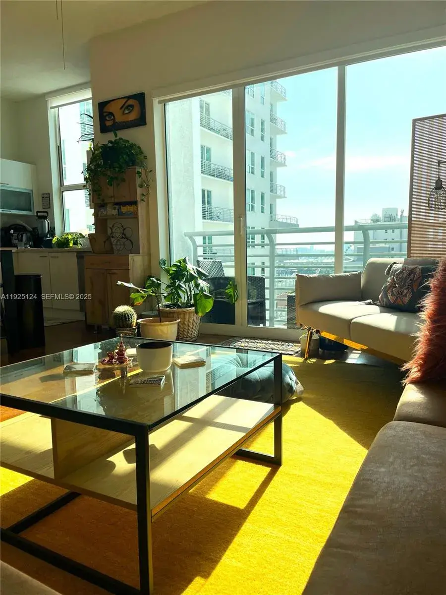 2 bedroom 2 bath Residential for sale at 133 NE 2nd Ave # 1512, Miami FL 33132