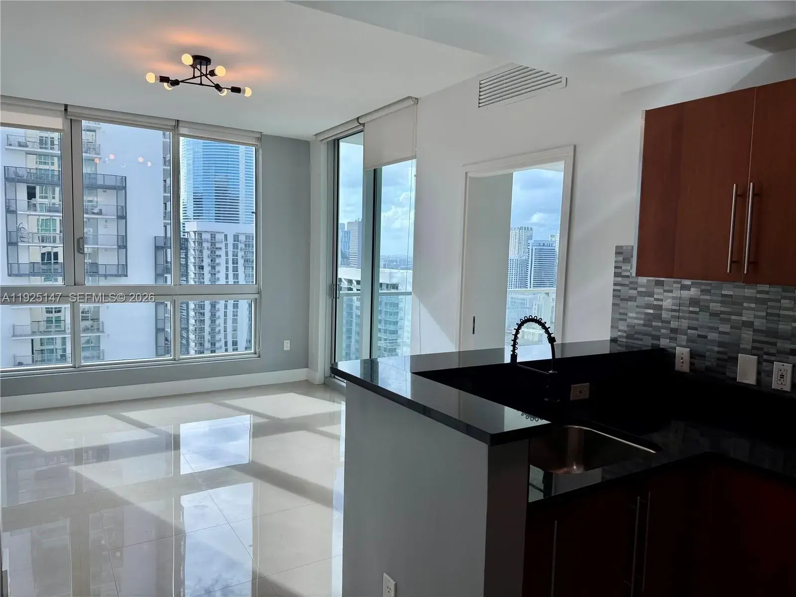 1 bedroom 1 bath Residential for sale at 300 S Biscayne Blvd # 3011, Miami FL 33131
