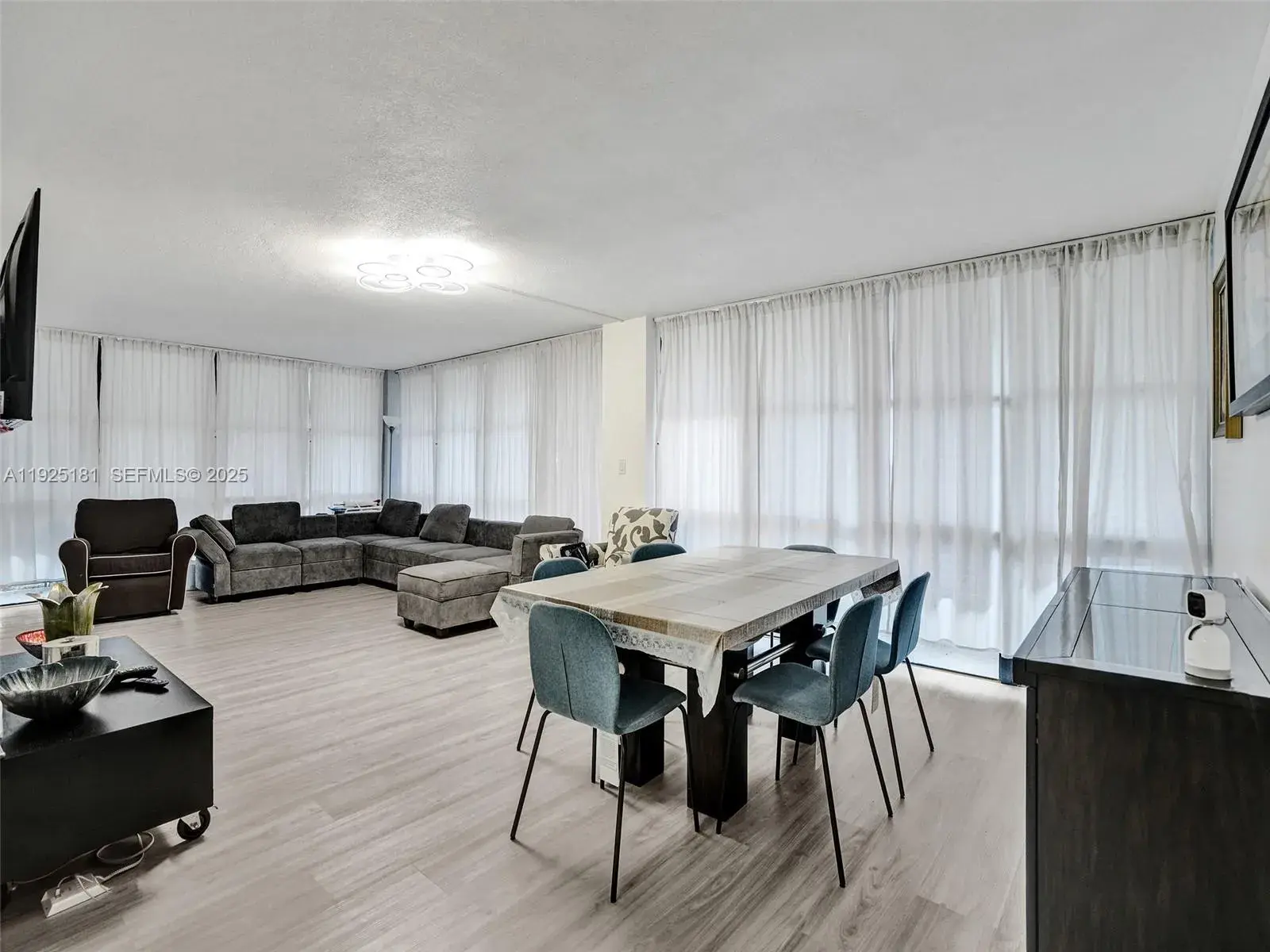 800 Parkview Dr # 131, Hallandale Beach FL 33009