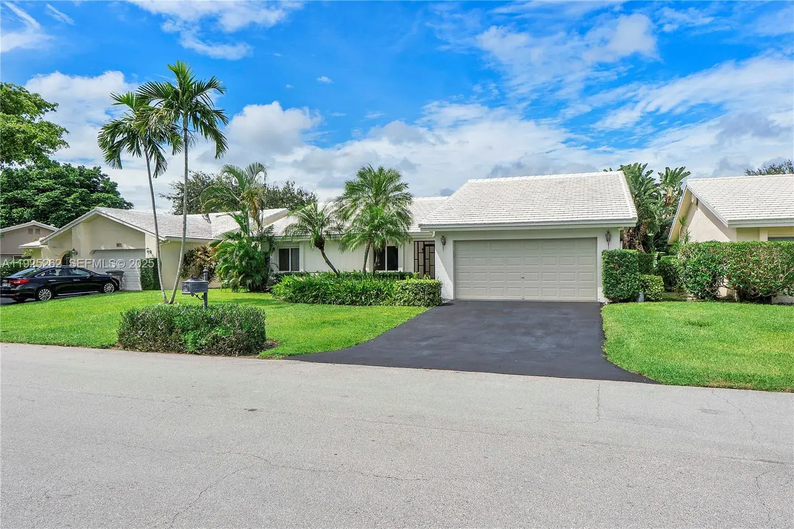 3 bedroom 2 bath Residential for sale at 5667 N Cameo Dr N, Boca Raton FL 33433