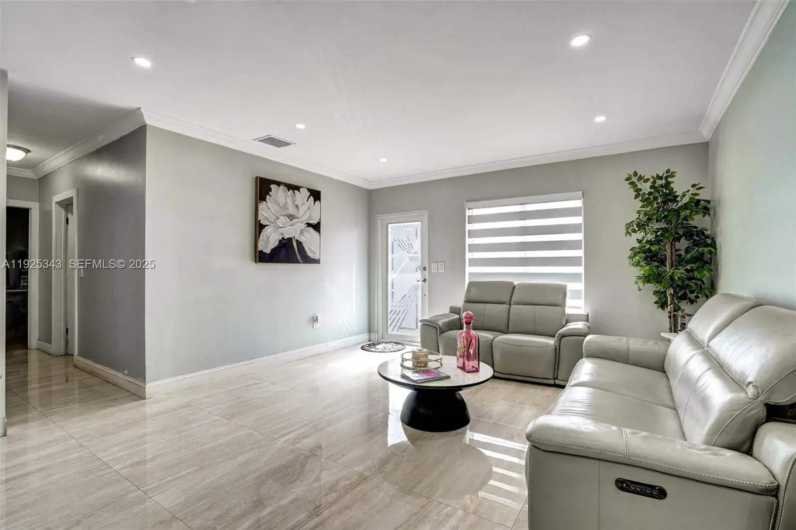 631 E 53rd St, Hialeah FL 33013