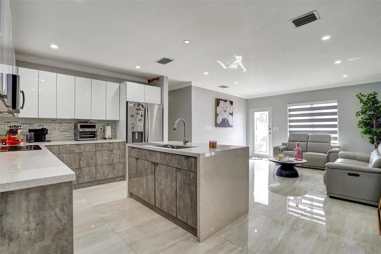 631 E 53rd St, Hialeah FL 33013