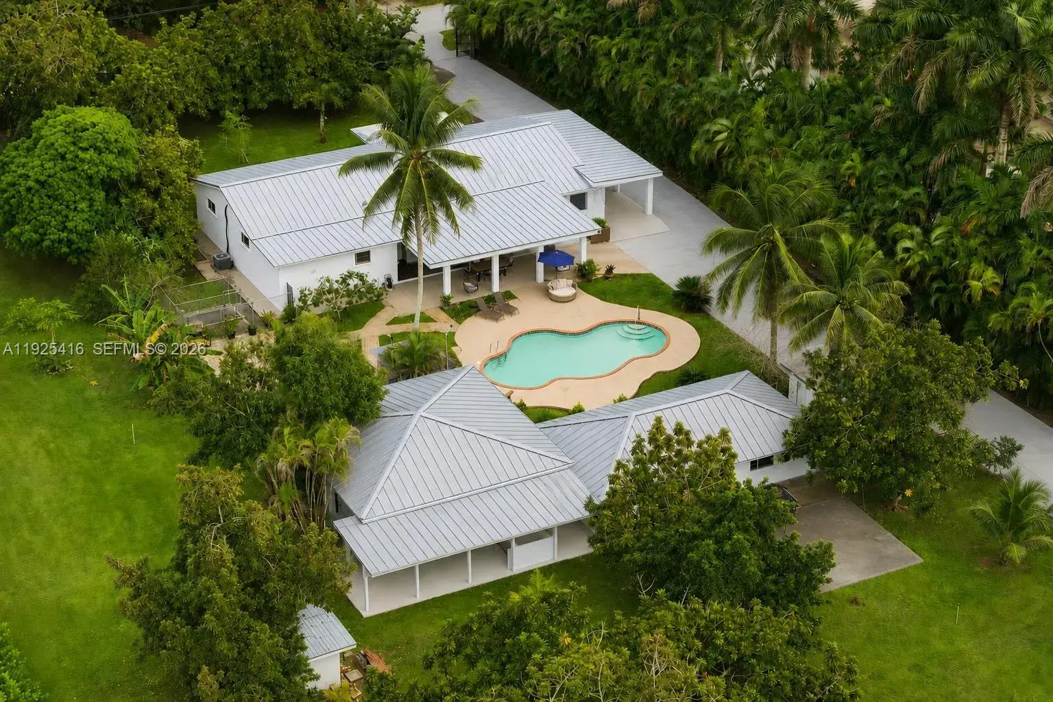 4 bedroom 4 bath Residential for sale at 20450 SW 198th Ave, Miami FL 33187
