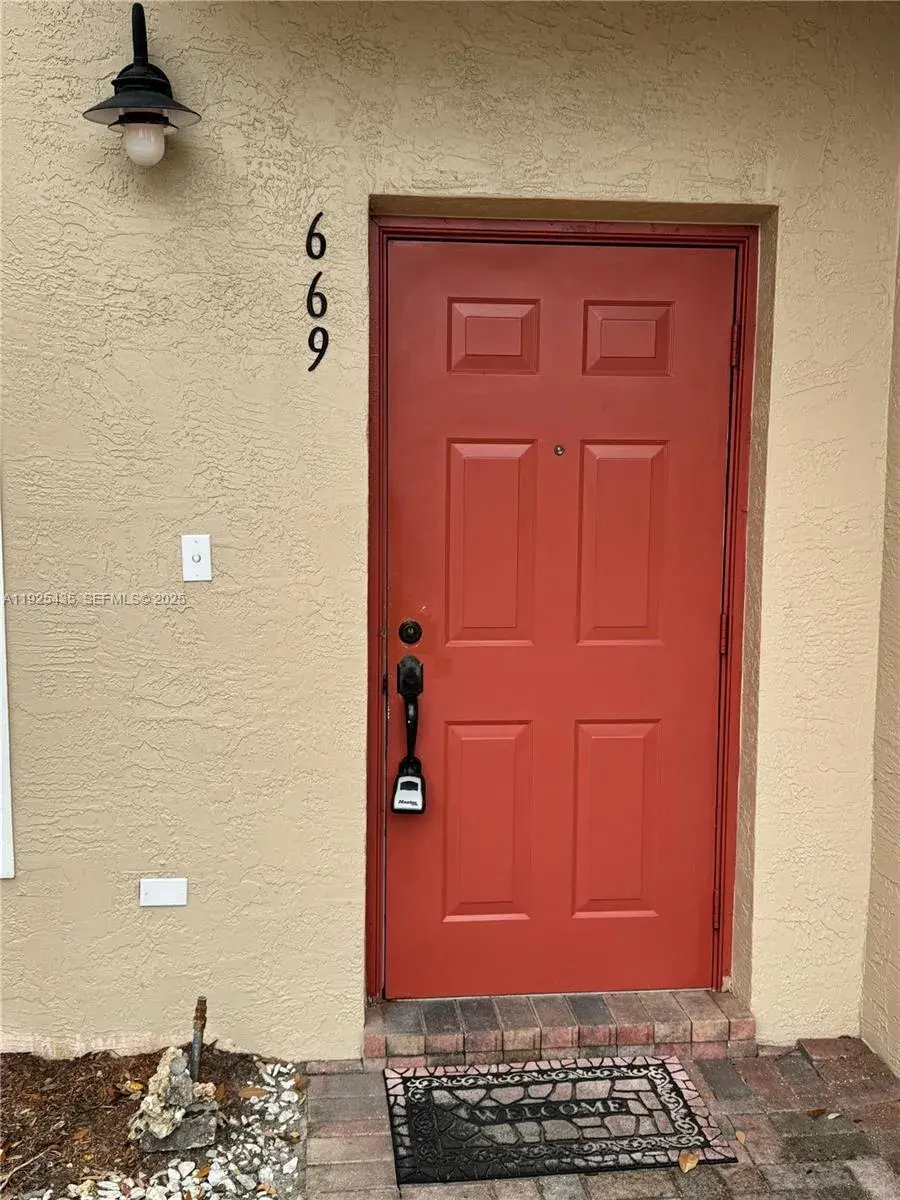 2 bedroom 2 bath Residential for sale at 669 NW 42nd Ave, Plantation FL 33317