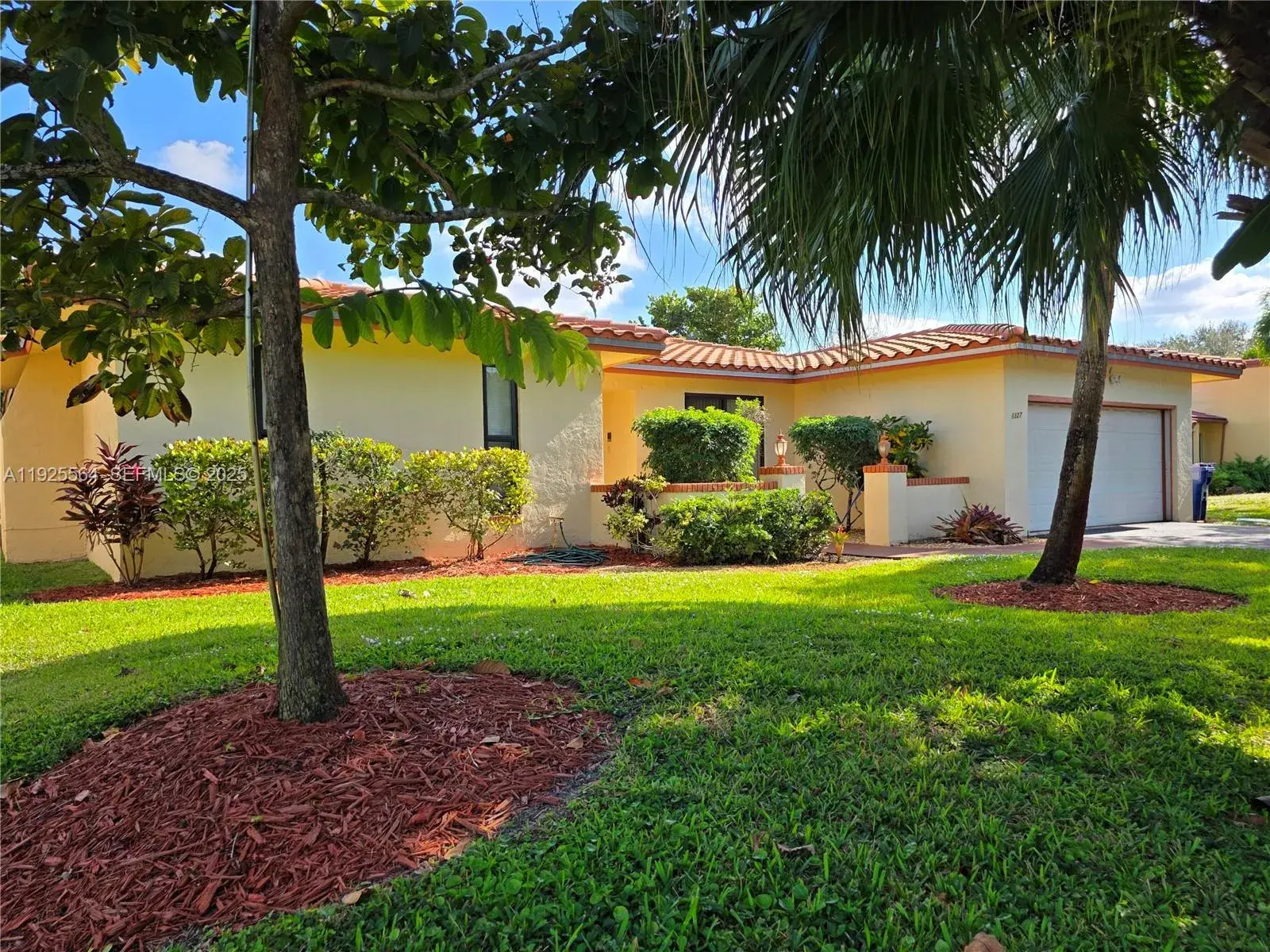 1327 NW 87th Ter, Coral Springs FL 33071
