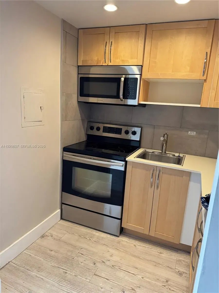 7904 West Dr # 909, North Bay Village FL 33141
