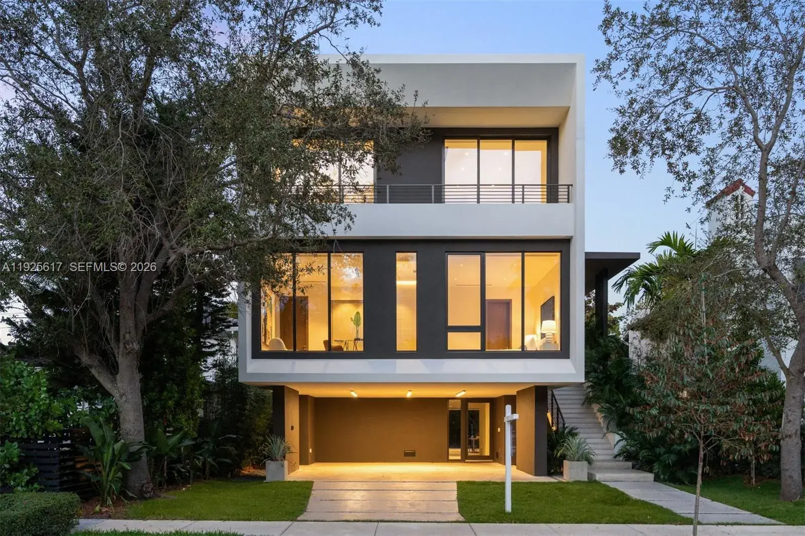 5 bedroom 5 bath Residential for sale at 3551 Crystal Ct, Miami FL 33133