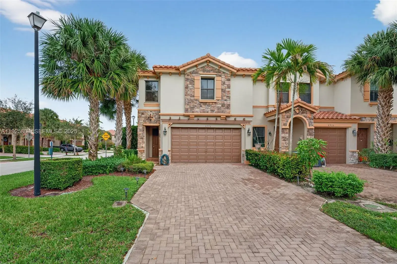 4 bedroom 3 bath Residential for sale at 6978 Broadland Way, Coconut Creek FL 33073