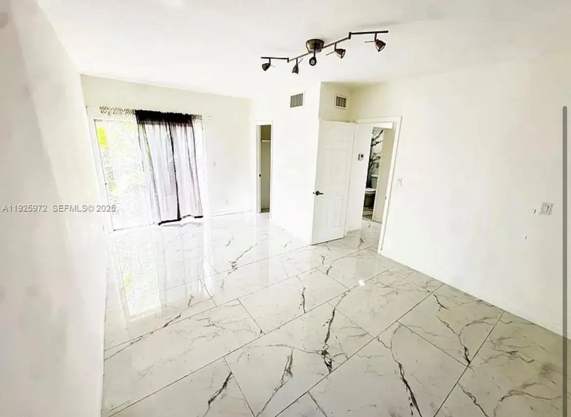 2646 Polk St # 4, Hollywood FL 33020