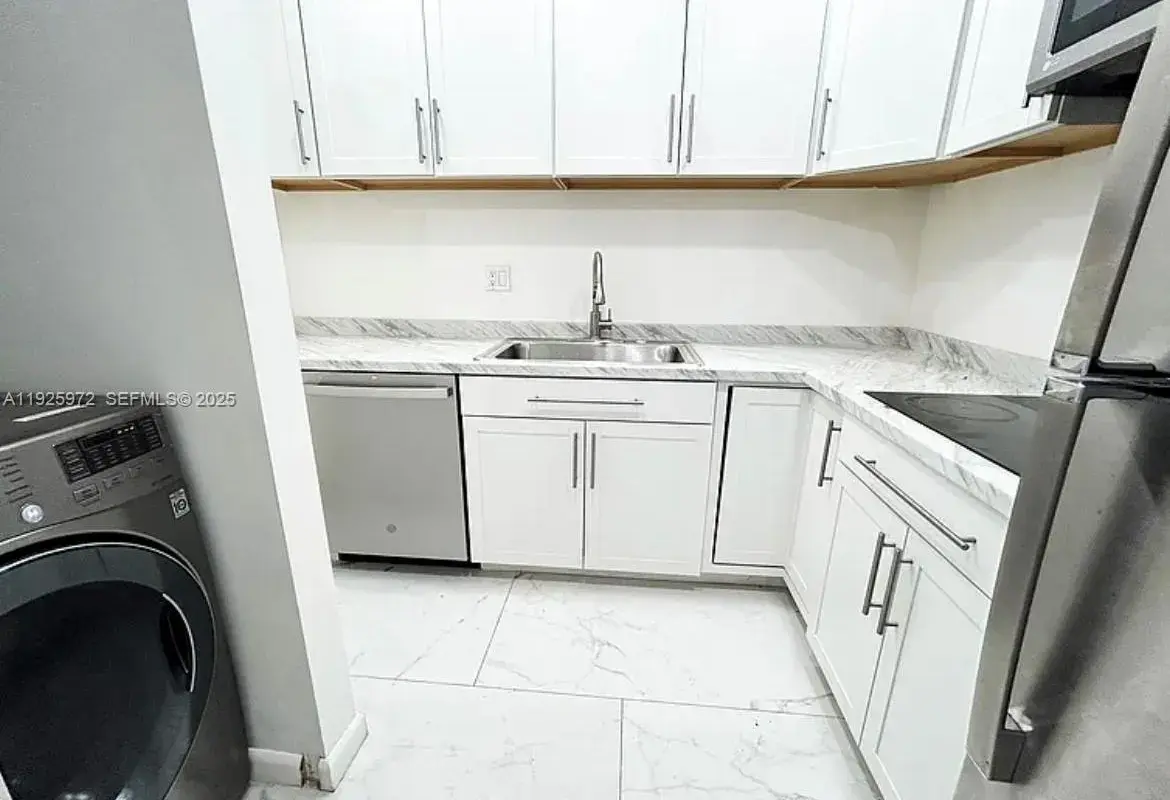 2646 Polk St # 4, Hollywood FL 33020