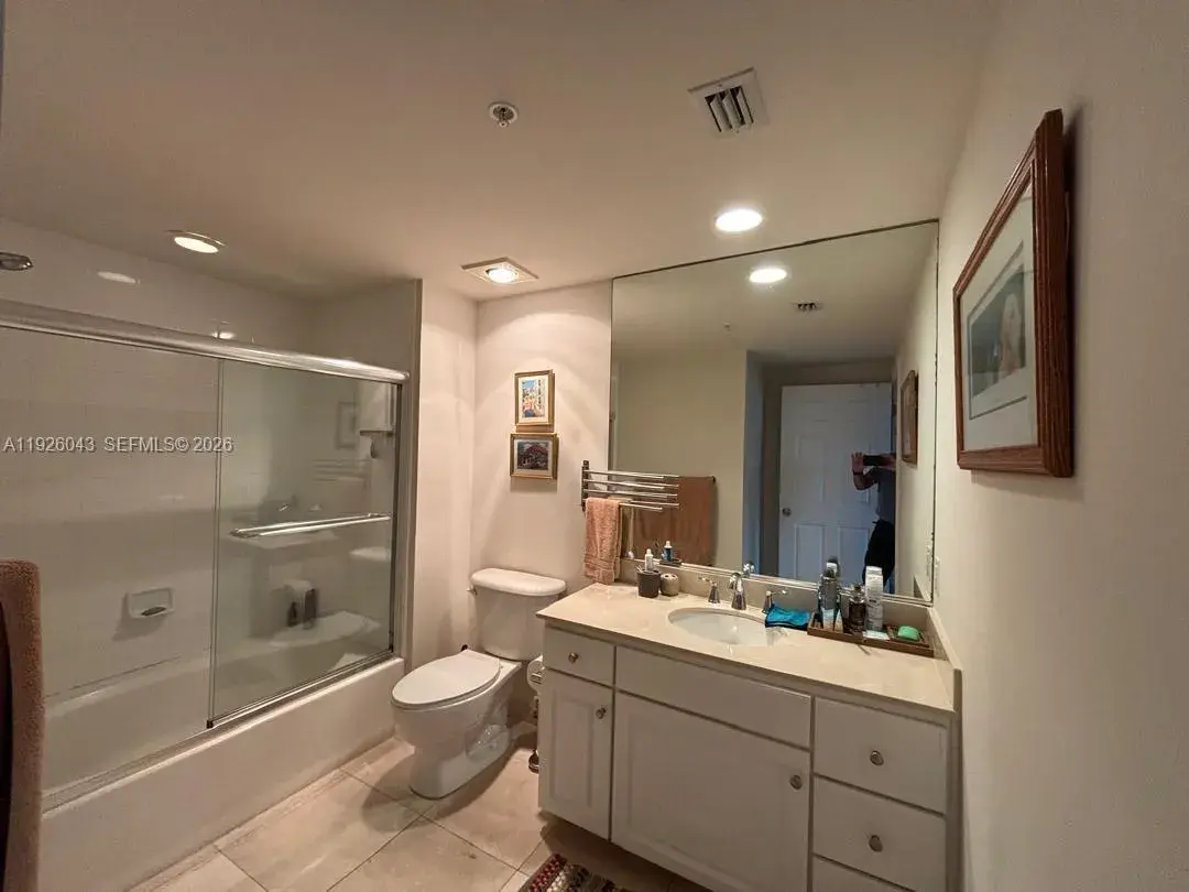 2000 N Bayshore Dr # 318, Miami FL 33137