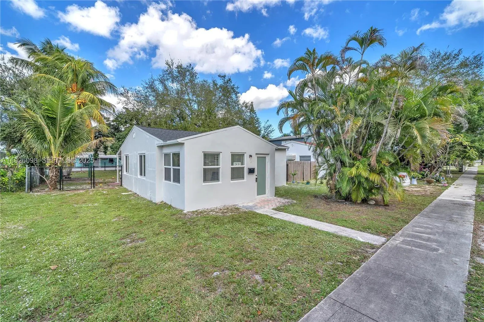 2 bedroom 1 bath Residential for sale at 2431 Coolidge St, Hollywood FL 33020