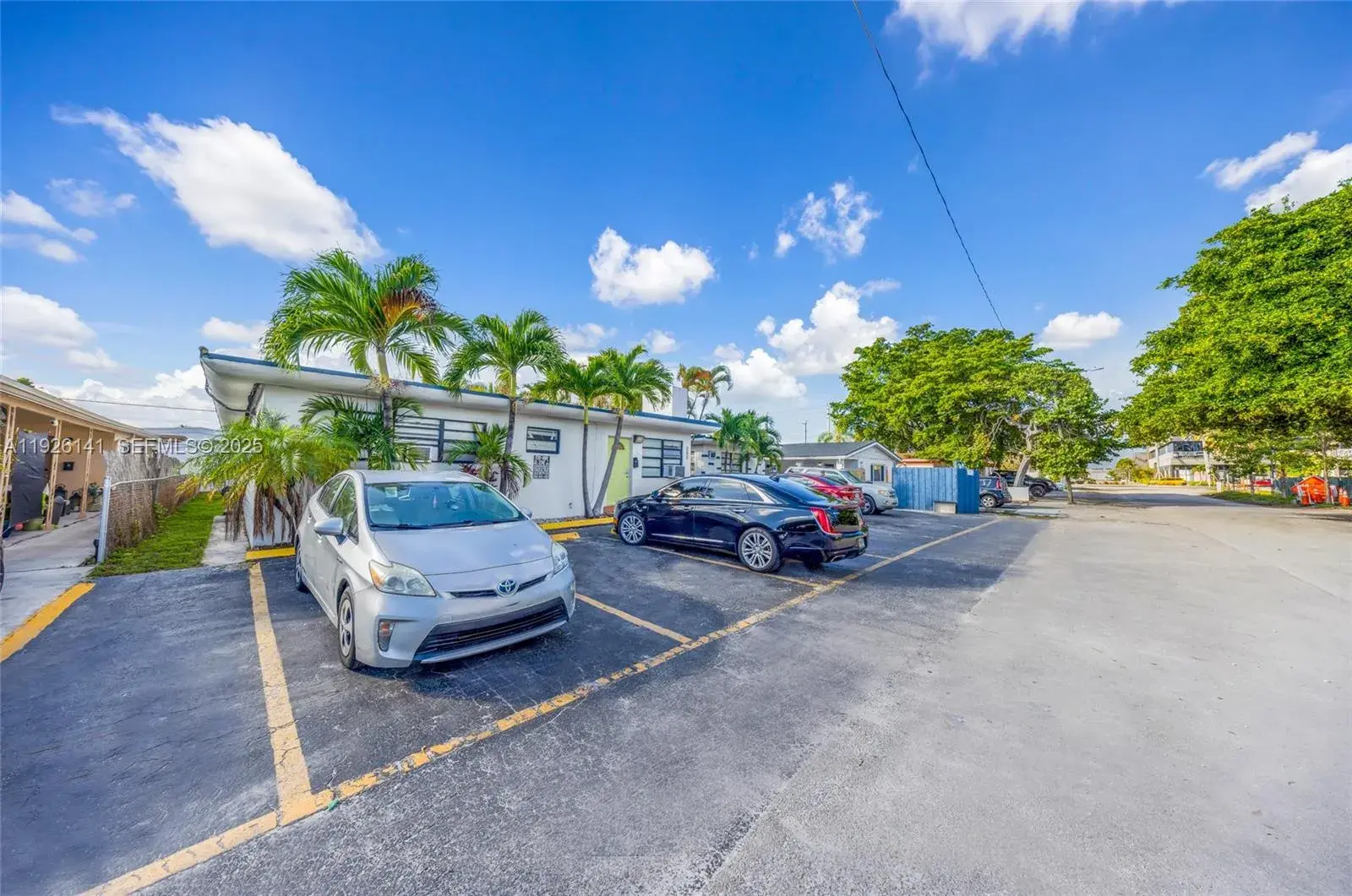 700 NE 6th St # 13, Hallandale Beach FL 33009