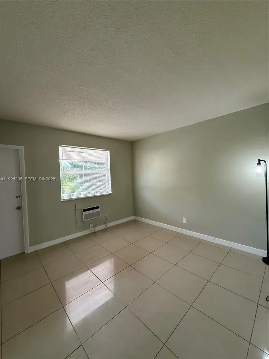 2915 Plunkett St # 12A, Hollywood FL 33020