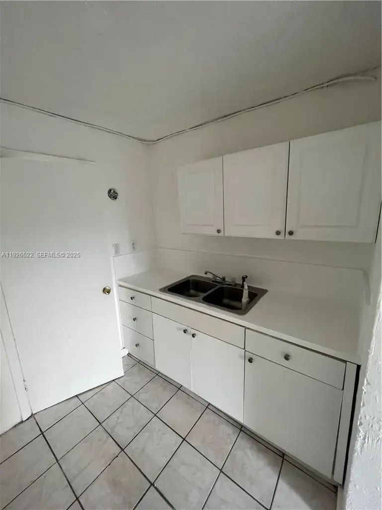 106 NW 3rd St # 106, Hallandale Beach FL 33009