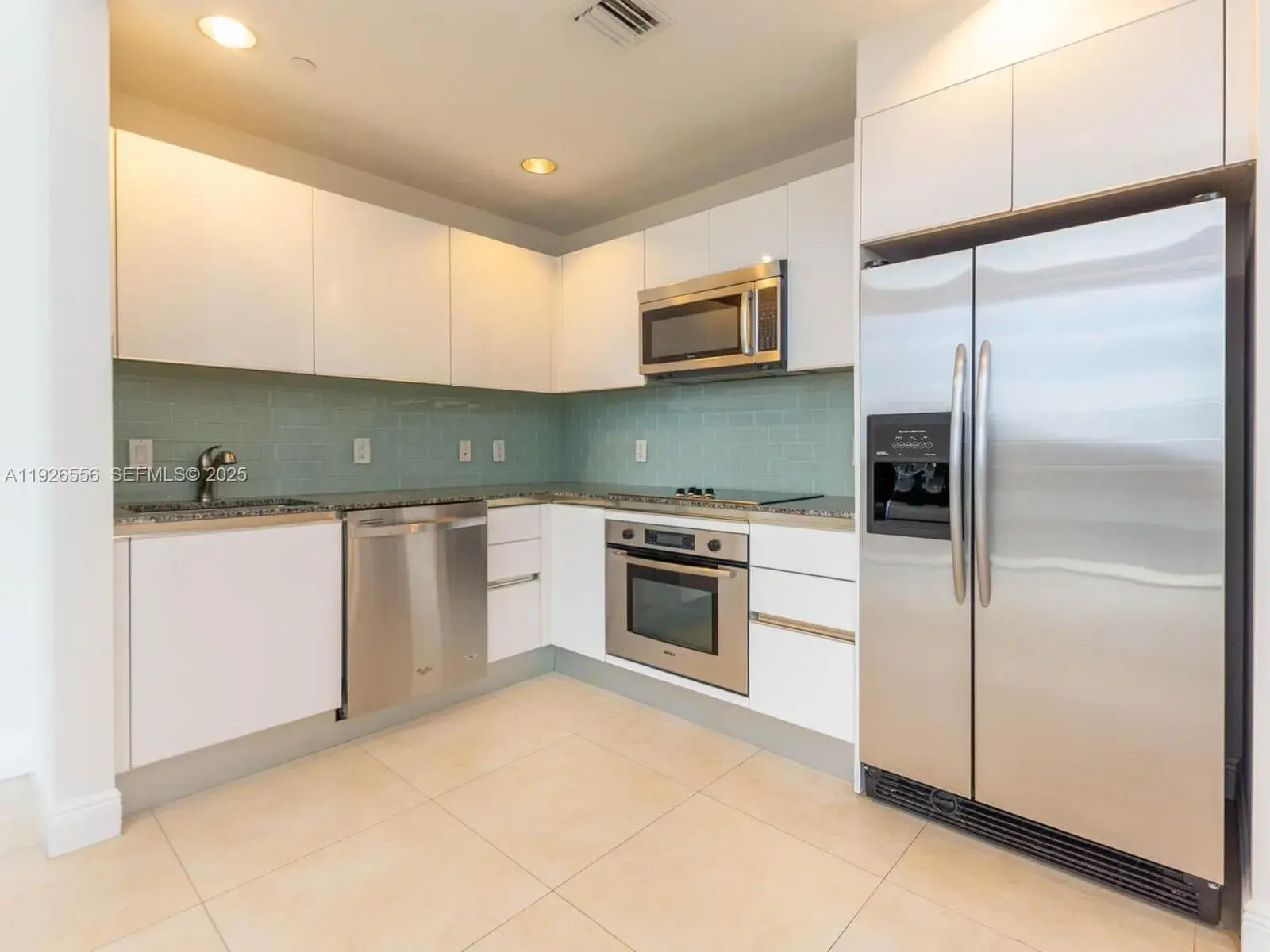 1050 Brickell Ave # 606, Miami FL 33131