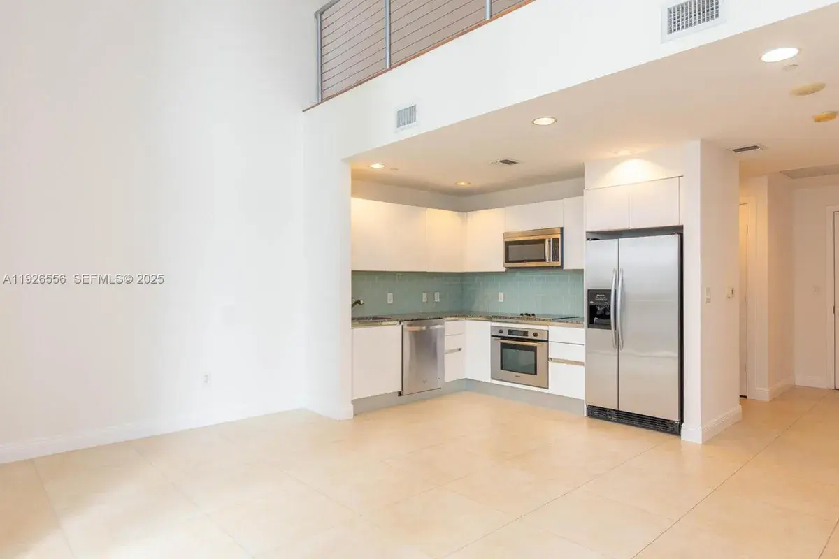 1050 Brickell Ave # 606, Miami FL 33131