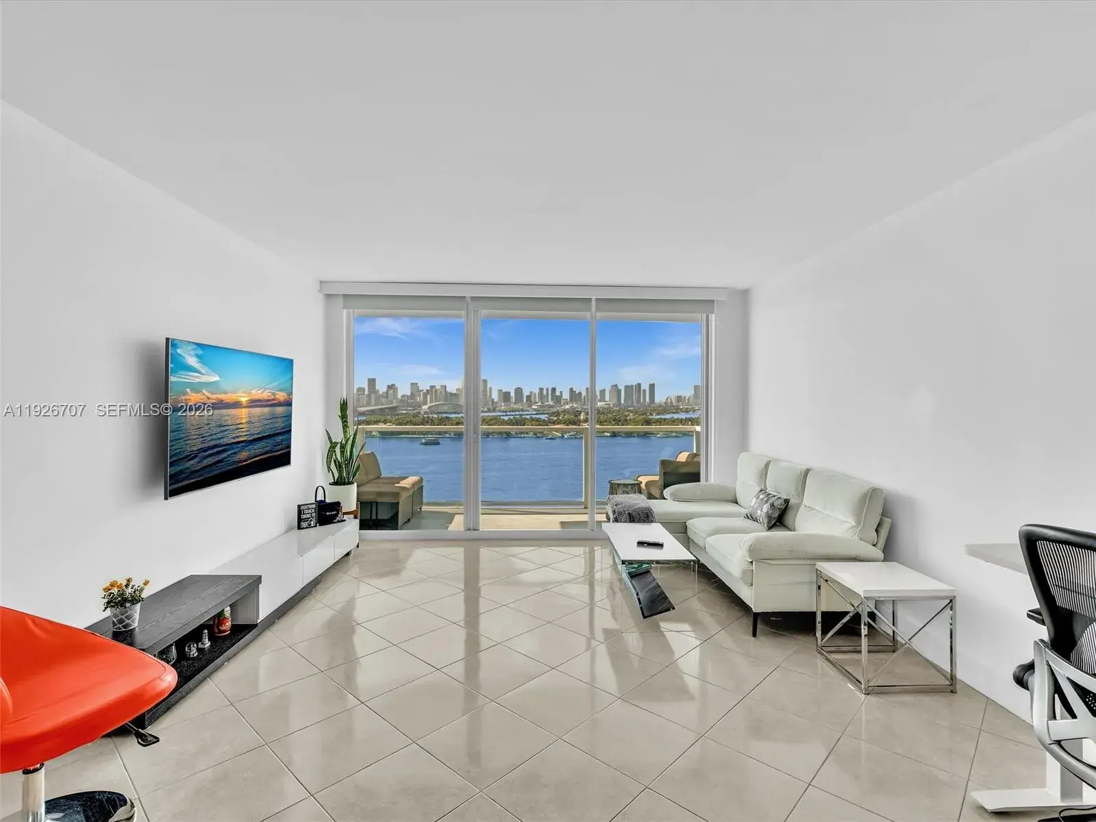 1 bedroom 1 bath Residential Lease for rent at 650 West Ave # 1605, Miami Beach FL 33139