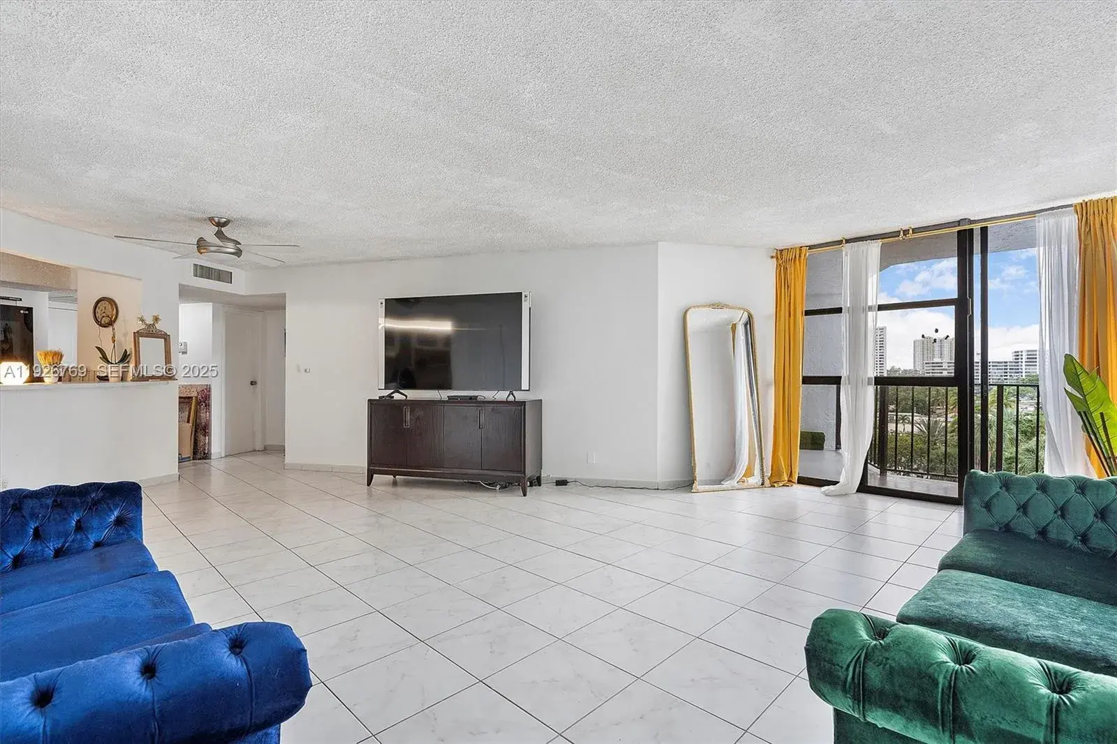 600 Parkview Dr # 611, Hallandale Beach FL 33009