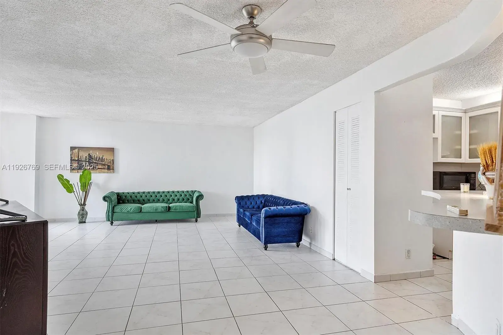 600 Parkview Dr # 611, Hallandale Beach FL 33009