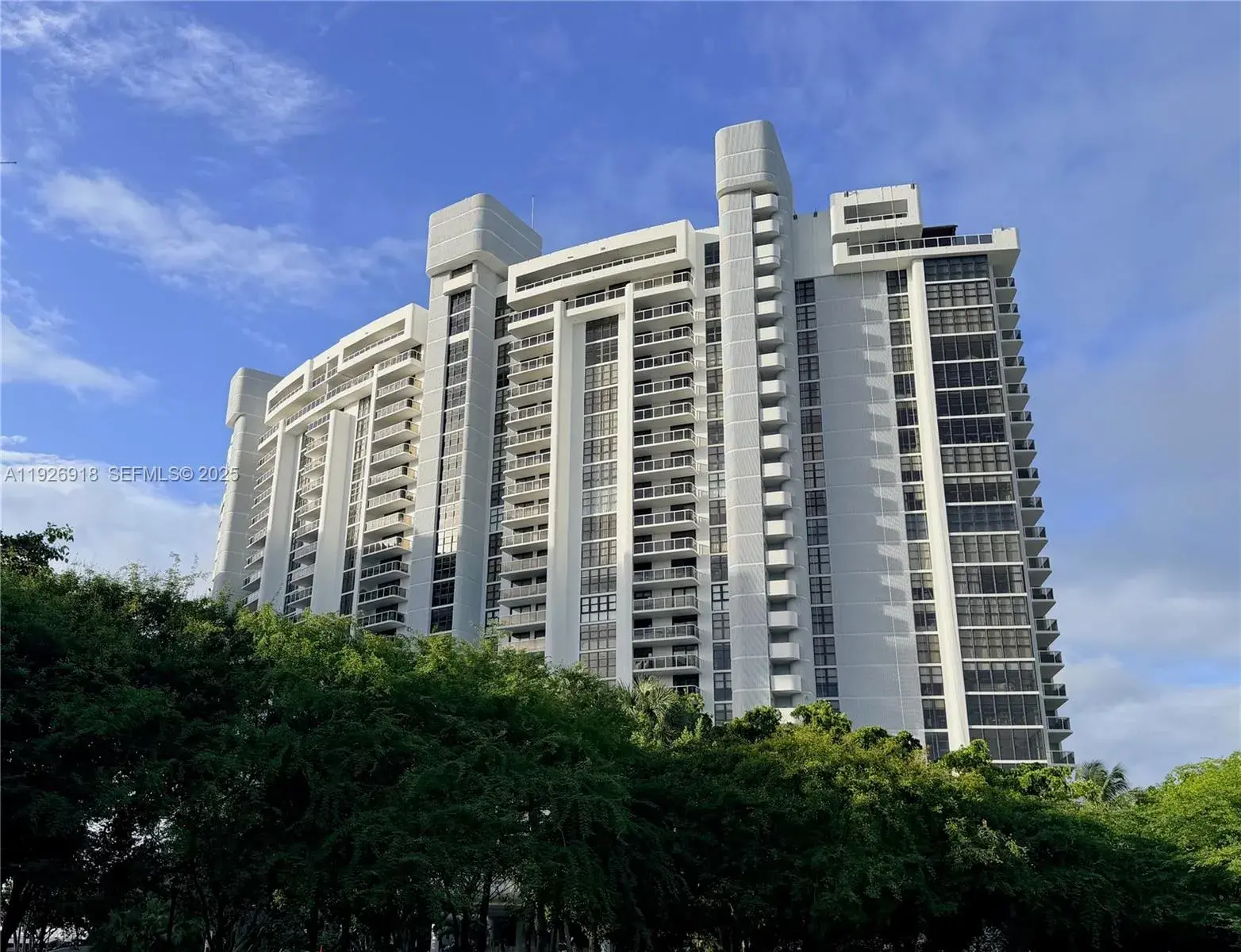 2 bedroom 2 bath Residential for sale at 9 Island Ave # 415, Miami Beach FL 33139