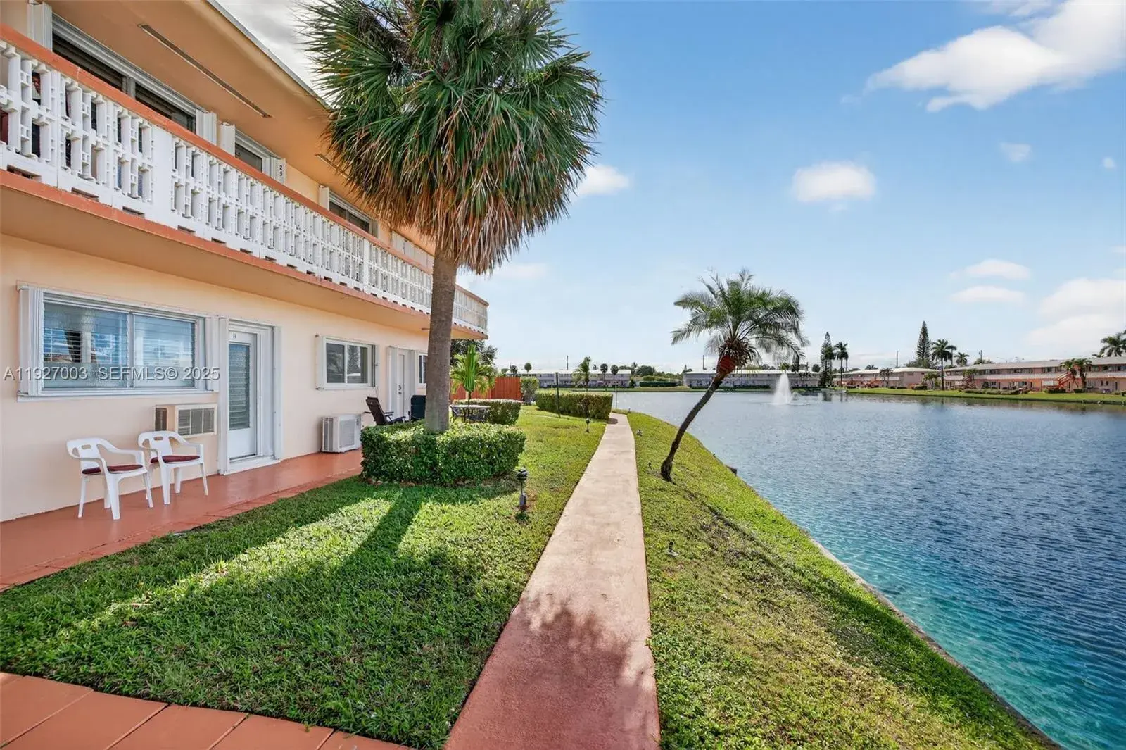 1 bedroom 1 bath Residential for sale at 800 SW 10th Ter # 11T, Hallandale Beach FL 33009